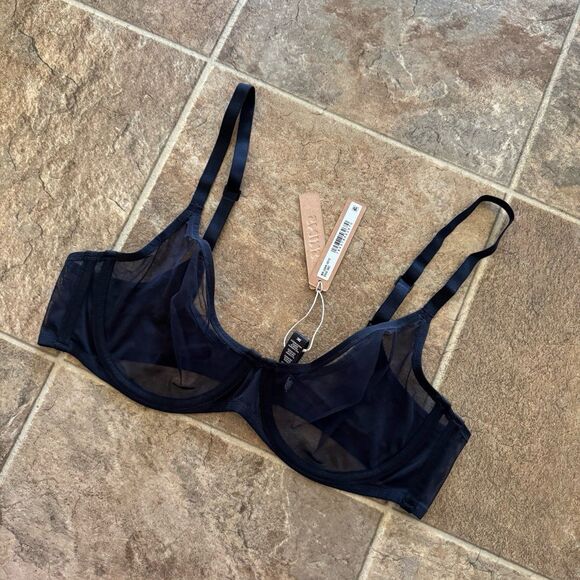 Skims Ultra Fine Mesh Scoop Bra Onyx Size 38C - Picture 3 of 10